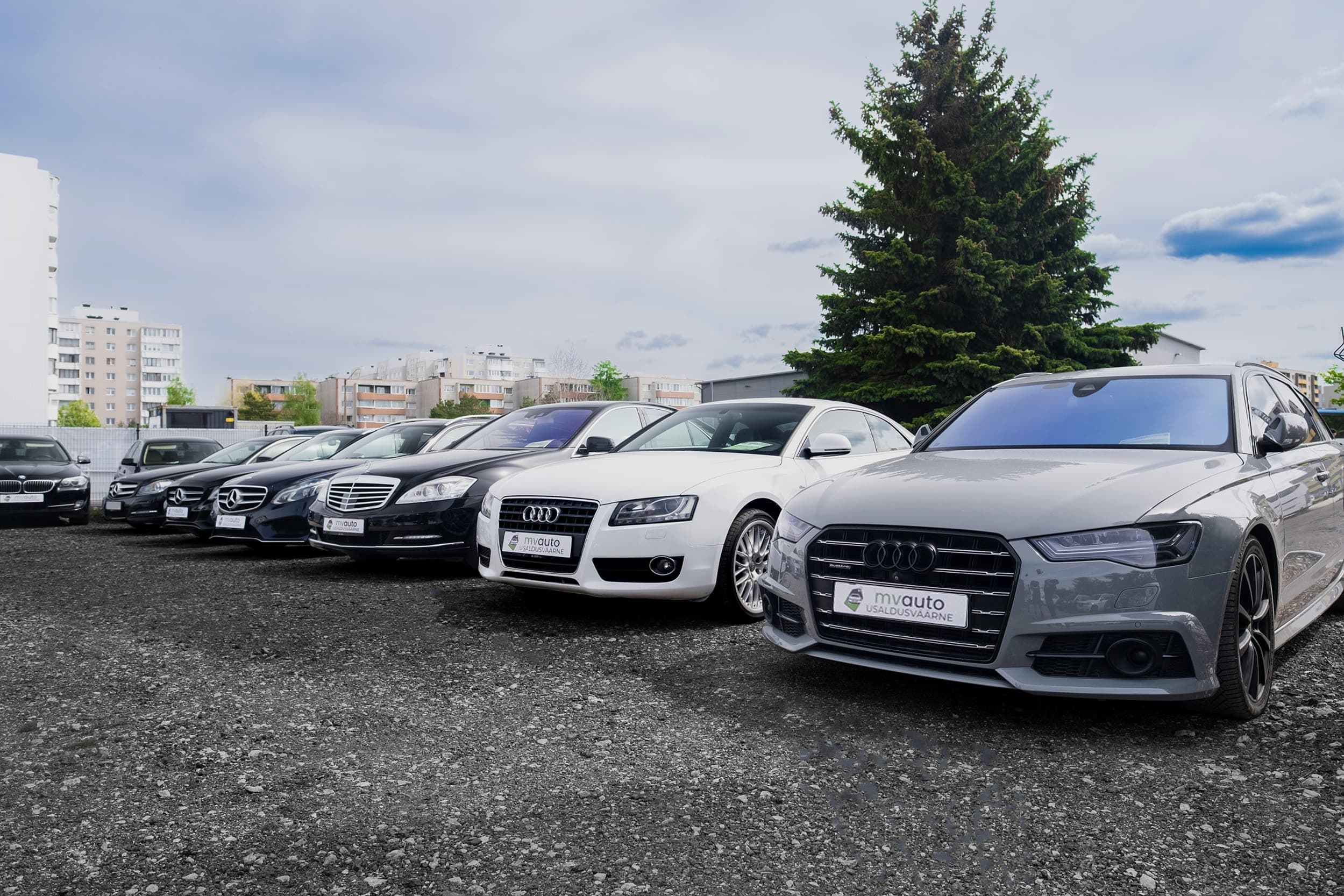 Autod MVAuto müügiplatsil