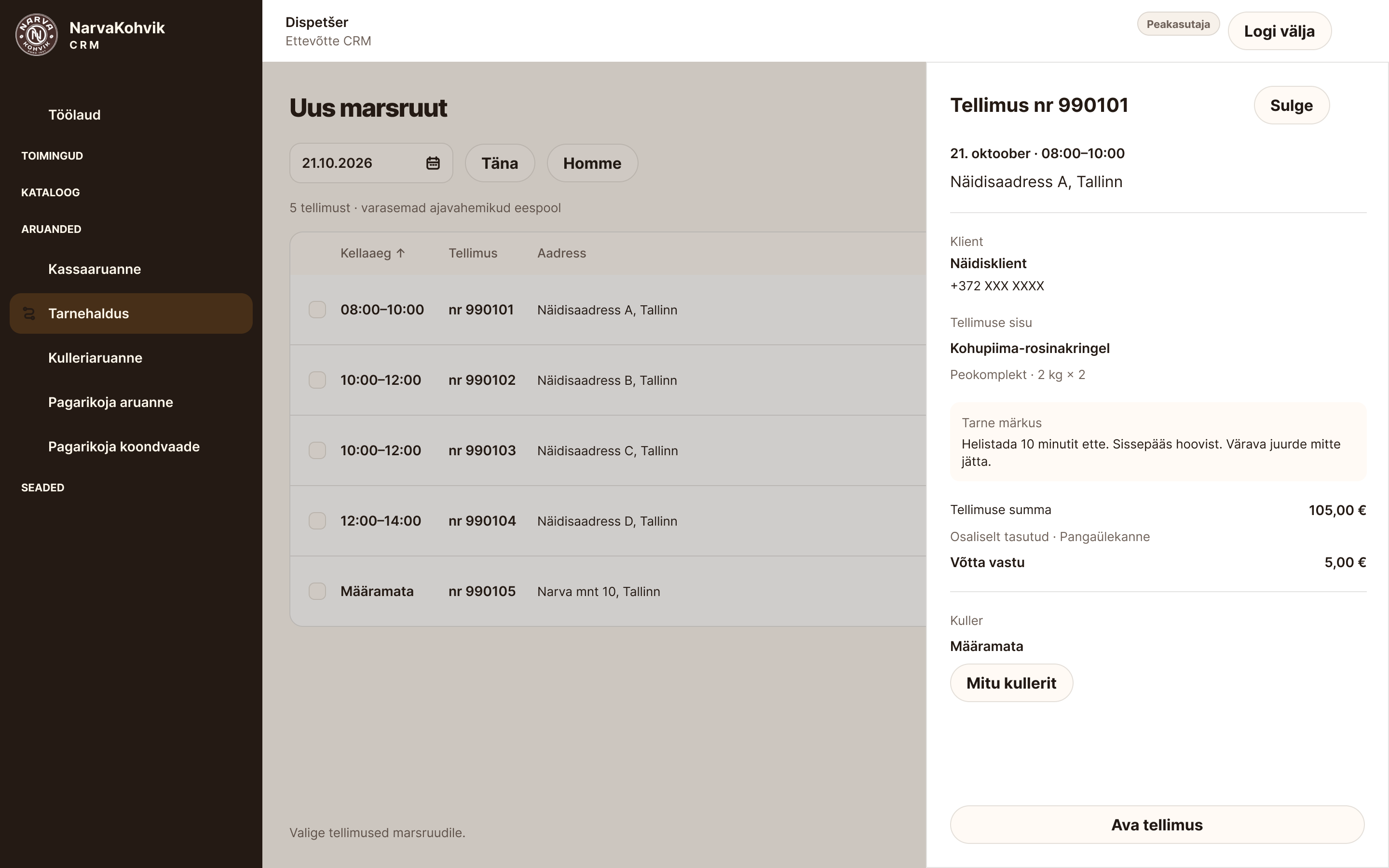 CRM-i eestikeelne kujundusnäide: tellimuse külgpaneel toodete, tarne märkuse ja tasumise infoga.