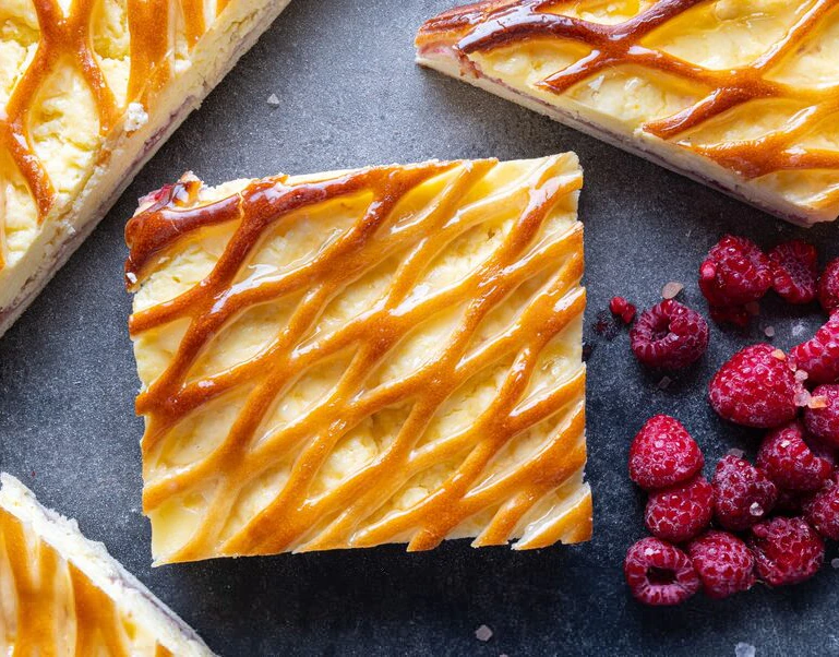 Narva Kohvik: Choose your bakery favourites and order online.